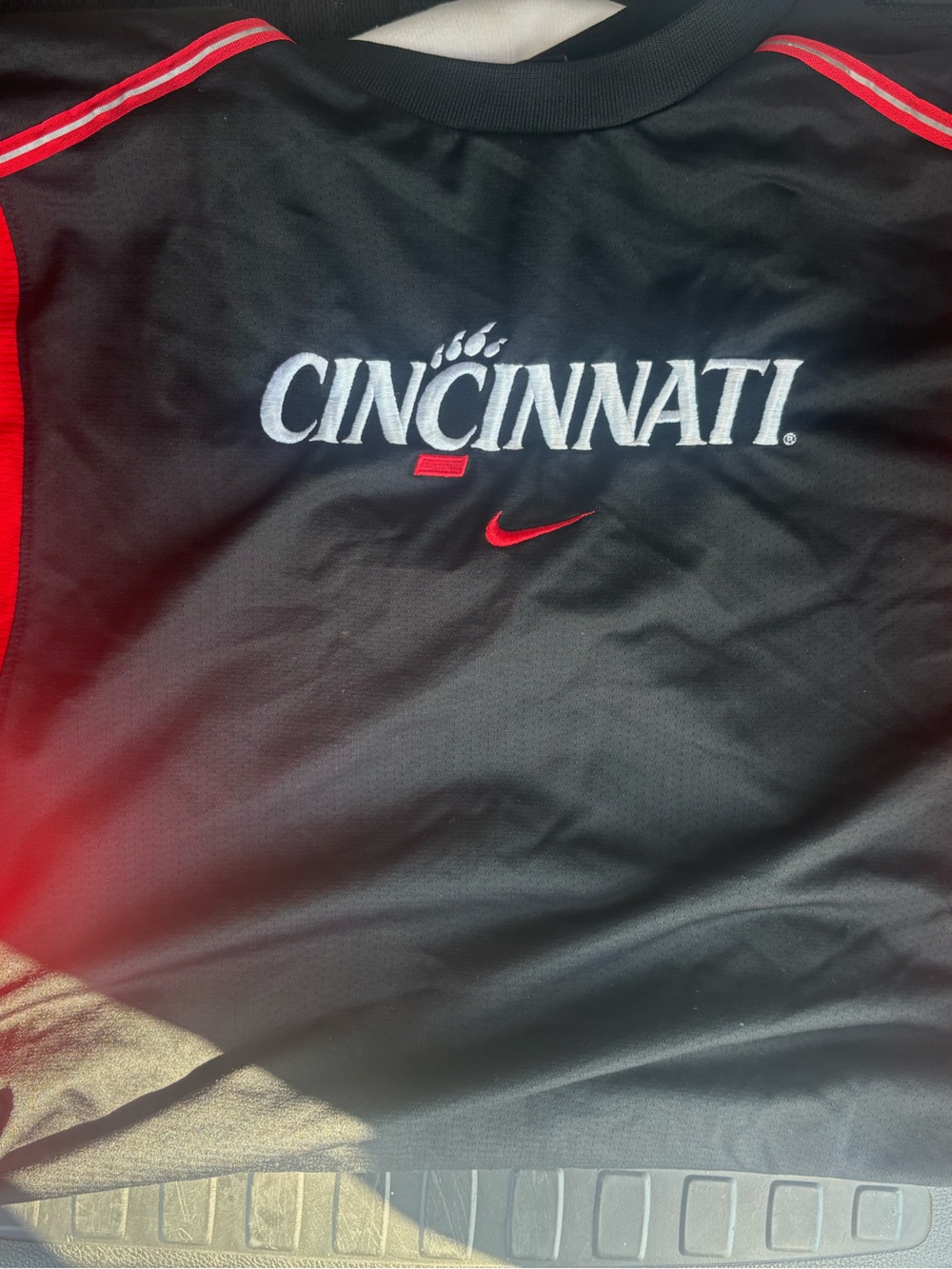 Vintage Nike Center Swoosh Cincinnati Bearcats Warmup Shirt Mens